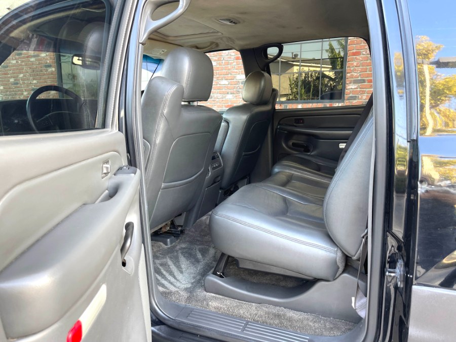 2003 Chevrolet Avalanche 1500 5dr Crew Cab 130" WB, available for sale in Lake Forest, California | Pacific Green Line. Lake Forest, California 2003 Chevrolet Avalanche 1500 5dr Crew Cab 130" WB, available for sale in Lake Forest, California | Pacific Green Line. Lake Forest, California