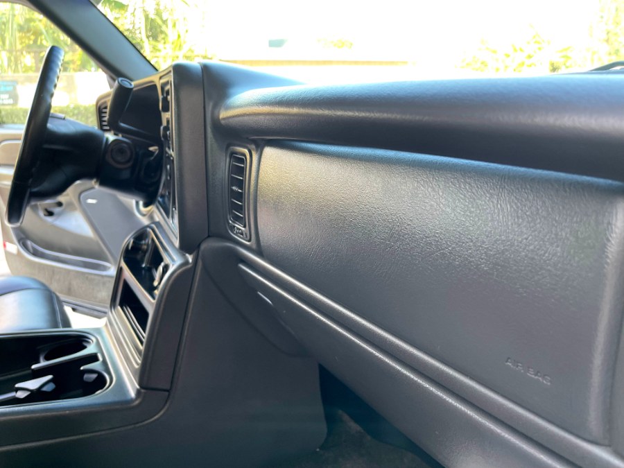 2003 Chevrolet Avalanche 1500 5dr Crew Cab 130" WB, available for sale in Lake Forest, California | Pacific Green Line. Lake Forest, California 2003 Chevrolet Avalanche 1500 5dr Crew Cab 130" WB, available for sale in Lake Forest, California | Pacific Green Line. Lake Forest, California