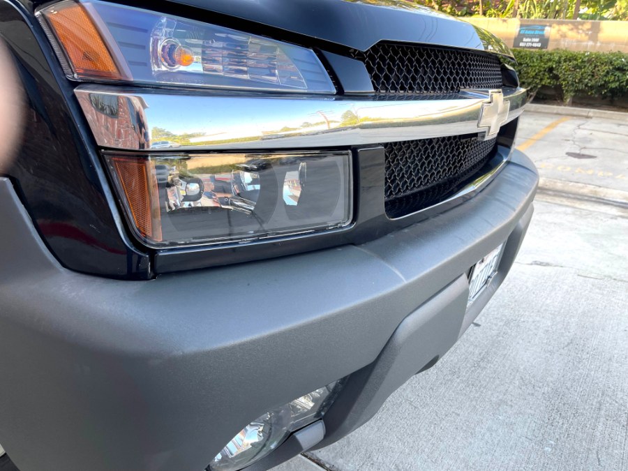 2003 Chevrolet Avalanche 1500 5dr Crew Cab 130" WB, available for sale in Lake Forest, California | Pacific Green Line. Lake Forest, California 2003 Chevrolet Avalanche 1500 5dr Crew Cab 130" WB, available for sale in Lake Forest, California | Pacific Green Line. Lake Forest, California
