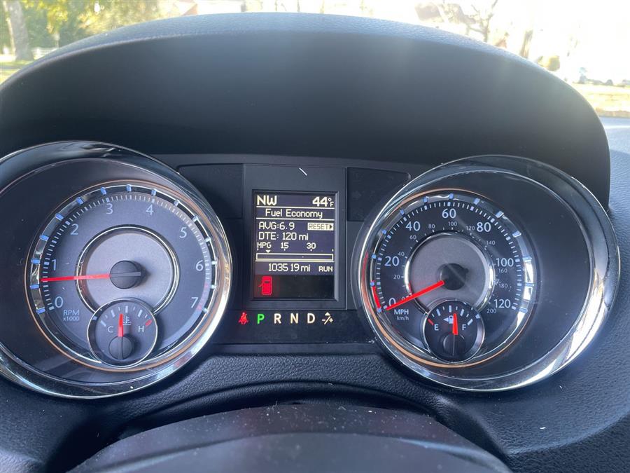 Used Chrysler Town & Country 4dr Wgn Touring 2015 | Wiz Leasing Inc. Stratford, Connecticut Used Chrysler Town & Country 4dr Wgn Touring 2015 | Wiz Leasing Inc. Stratford, Connecticut