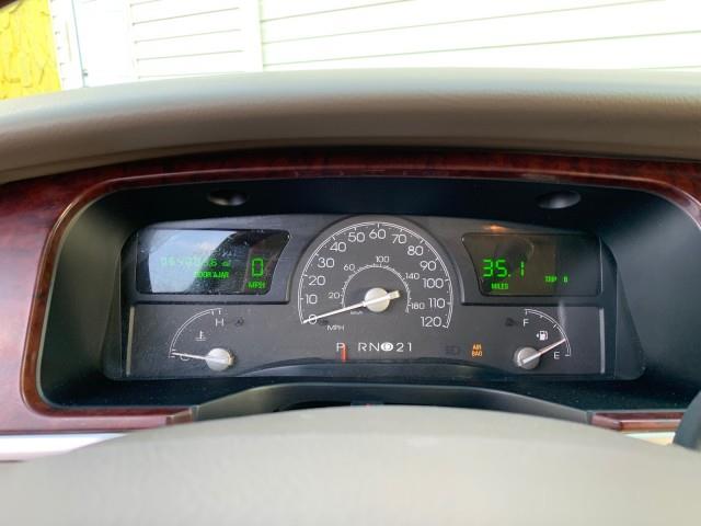 2005 Lincoln Town Car Signature Limited, available for sale in Forestville, Maryland | Valentine Motor Company. Forestville, Maryland 2005 Lincoln Town Car Signature Limited, available for sale in Forestville, Maryland | Valentine Motor Company. Forestville, Maryland