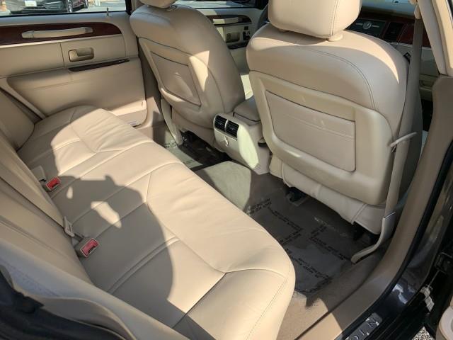 2005 Lincoln Town Car Signature Limited, available for sale in Forestville, Maryland | Valentine Motor Company. Forestville, Maryland 2005 Lincoln Town Car Signature Limited, available for sale in Forestville, Maryland | Valentine Motor Company. Forestville, Maryland