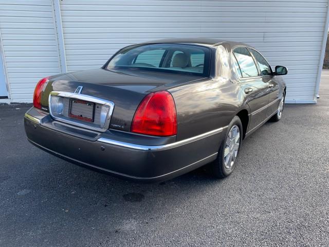 2005 Lincoln Town Car Signature Limited, available for sale in Forestville, Maryland | Valentine Motor Company. Forestville, Maryland 2005 Lincoln Town Car Signature Limited, available for sale in Forestville, Maryland | Valentine Motor Company. Forestville, Maryland