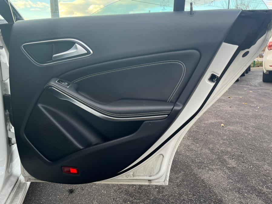 2015 Mercedes-Benz C-Class 4dr Sdn C300 Luxury 4MATIC, available for sale in Rosedale, New York | Sunrise Auto Sales. Rosedale, New York 2015 Mercedes-Benz C-Class 4dr Sdn C300 Luxury 4MATIC, available for sale in Rosedale, New York | Sunrise Auto Sales. Rosedale, New York