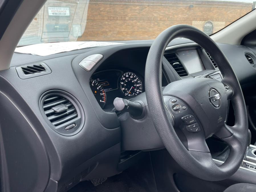 2018 Nissan Pathfinder 4x4 S, available for sale in Brooklyn, New York | Worlds Best Auto Inc. Brooklyn, New York 2018 Nissan Pathfinder 4x4 S, available for sale in Brooklyn, New York | Worlds Best Auto Inc. Brooklyn, New York