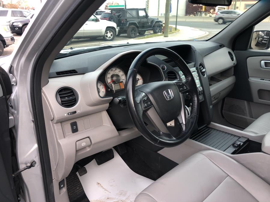 Used Honda Pilot 4WD 4dr EX-L 2011 | Route 46 Auto Sales Inc. Lodi, New Jersey Used Honda Pilot 4WD 4dr EX-L 2011 | Route 46 Auto Sales Inc. Lodi, New Jersey