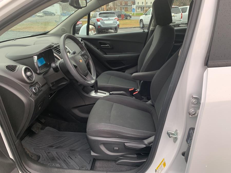 Used Chevrolet Trax AWD 4dr LS w/1LS 2016 | Saybrook Auto Barn. Old Saybrook, Connecticut Used Chevrolet Trax AWD 4dr LS w/1LS 2016 | Saybrook Auto Barn. Old Saybrook, Connecticut