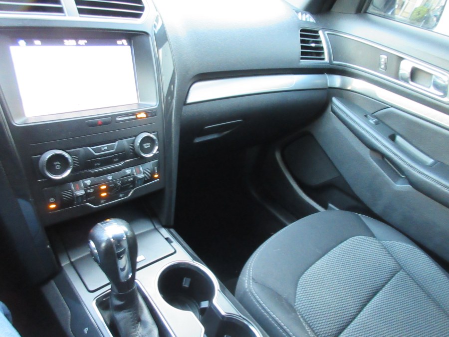 Used Ford Explorer XLT FWD 2019 | Route 27 Auto Mall. Linden, New Jersey Used Ford Explorer XLT FWD 2019 | Route 27 Auto Mall. Linden, New Jersey