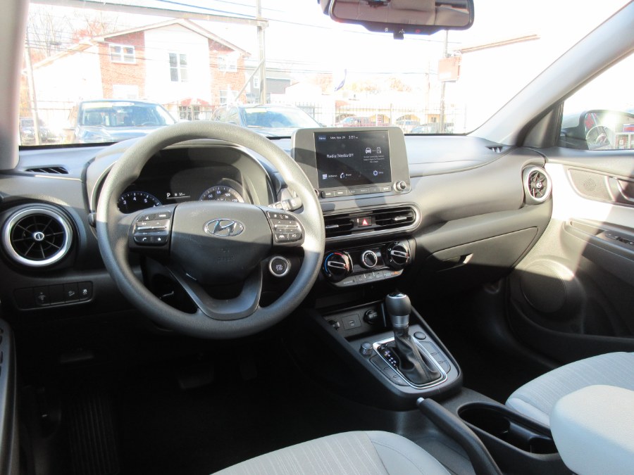 2022 Hyundai Kona SEL Auto FWD, available for sale in Linden, New Jersey | Route 27 Auto Mall. Linden, New Jersey 2022 Hyundai Kona SEL Auto FWD, available for sale in Linden, New Jersey | Route 27 Auto Mall. Linden, New Jersey