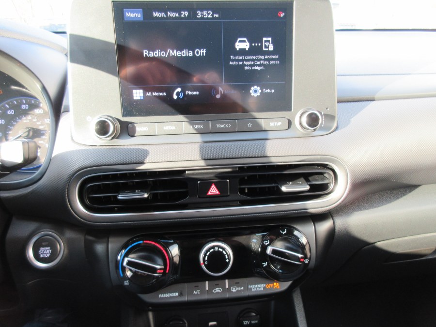 2022 Hyundai Kona SEL Auto FWD, available for sale in Linden, New Jersey | Route 27 Auto Mall. Linden, New Jersey 2022 Hyundai Kona SEL Auto FWD, available for sale in Linden, New Jersey | Route 27 Auto Mall. Linden, New Jersey