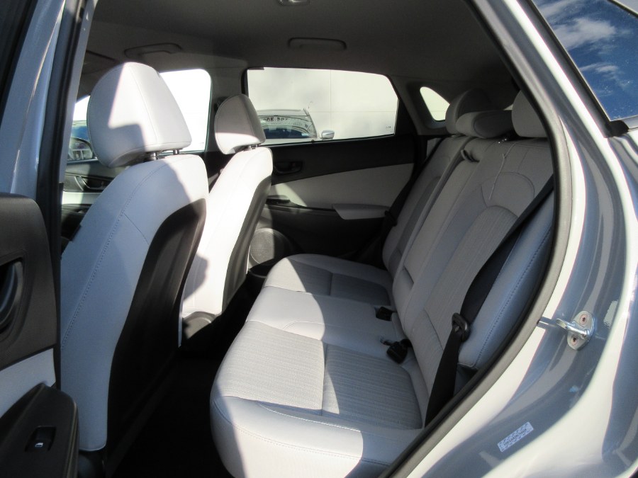 2022 Hyundai Kona SEL Auto FWD, available for sale in Linden, New Jersey | Route 27 Auto Mall. Linden, New Jersey 2022 Hyundai Kona SEL Auto FWD, available for sale in Linden, New Jersey | Route 27 Auto Mall. Linden, New Jersey