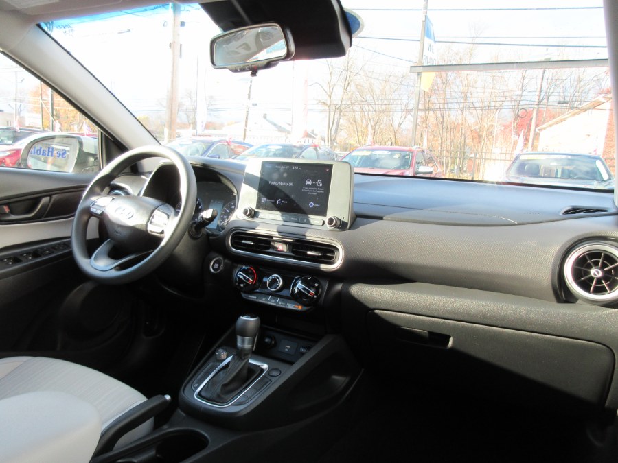 2022 Hyundai Kona SEL Auto FWD, available for sale in Linden, New Jersey | Route 27 Auto Mall. Linden, New Jersey 2022 Hyundai Kona SEL Auto FWD, available for sale in Linden, New Jersey | Route 27 Auto Mall. Linden, New Jersey