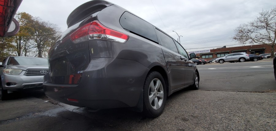 Used Toyota Sienna 5dr 7-Pass Van V6 LE AAS FWD 2011 | Rubber Bros Auto World. Brooklyn, New York Used Toyota Sienna 5dr 7-Pass Van V6 LE AAS FWD 2011 | Rubber Bros Auto World. Brooklyn, New York