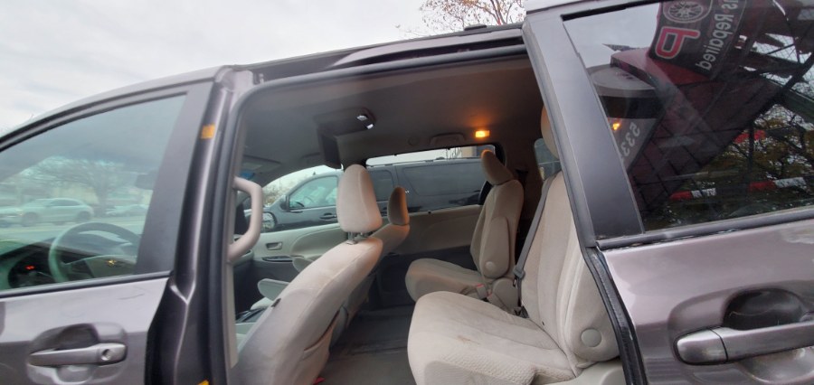 Used Toyota Sienna 5dr 7-Pass Van V6 LE AAS FWD 2011 | Rubber Bros Auto World. Brooklyn, New York Used Toyota Sienna 5dr 7-Pass Van V6 LE AAS FWD 2011 | Rubber Bros Auto World. Brooklyn, New York