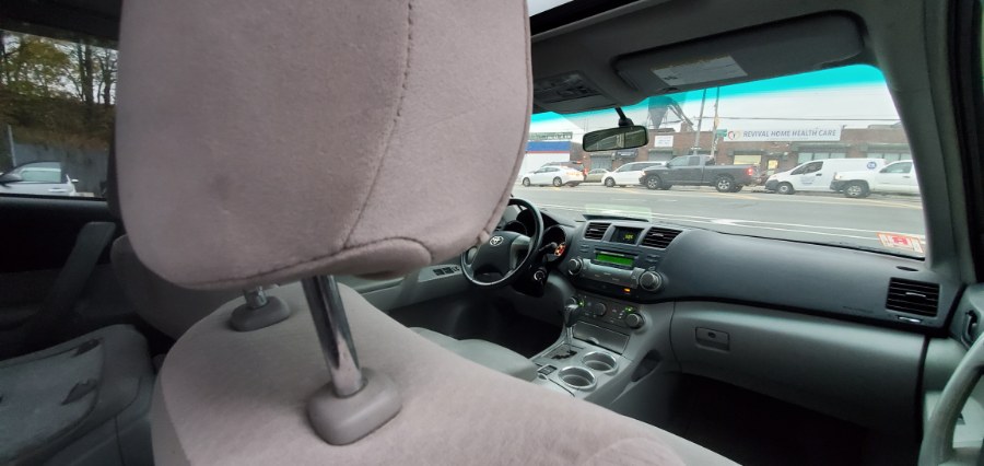 Used Toyota Highlander 4WD 4dr V6 Base 2009 | Rubber Bros Auto World. Brooklyn, New York Used Toyota Highlander 4WD 4dr V6 Base 2009 | Rubber Bros Auto World. Brooklyn, New York