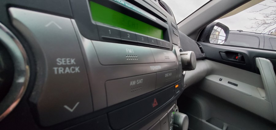 Used Toyota Highlander 4WD 4dr V6 Base 2009 | Rubber Bros Auto World. Brooklyn, New York Used Toyota Highlander 4WD 4dr V6 Base 2009 | Rubber Bros Auto World. Brooklyn, New York