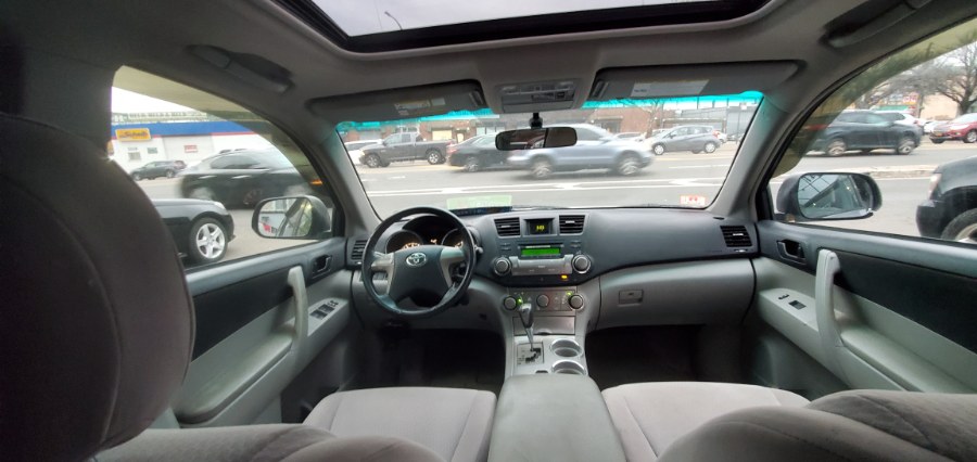 Used Toyota Highlander 4WD 4dr V6 Base 2009 | Rubber Bros Auto World. Brooklyn, New York Used Toyota Highlander 4WD 4dr V6 Base 2009 | Rubber Bros Auto World. Brooklyn, New York