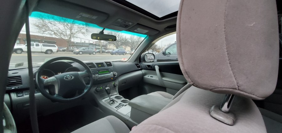 Used Toyota Highlander 4WD 4dr V6 Base 2009 | Rubber Bros Auto World. Brooklyn, New York Used Toyota Highlander 4WD 4dr V6 Base 2009 | Rubber Bros Auto World. Brooklyn, New York