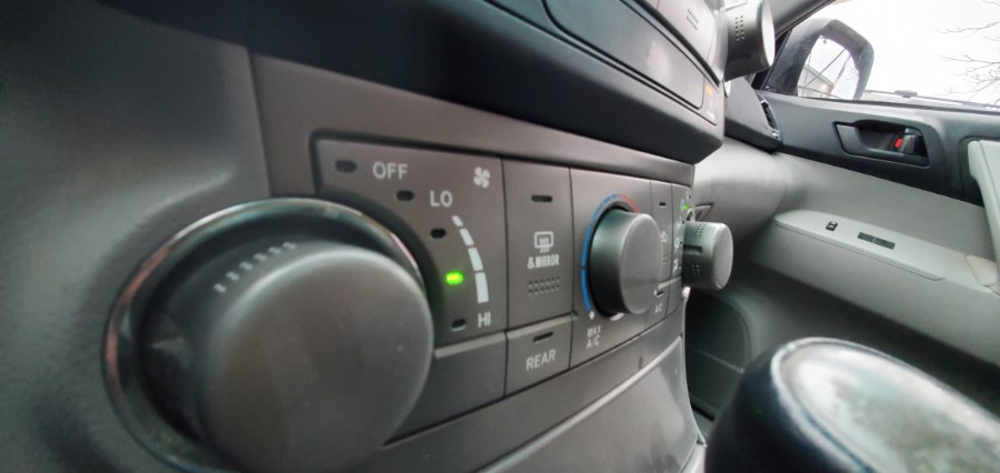 Used Toyota Highlander 4WD 4dr V6 Base 2009 | Rubber Bros Auto World. Brooklyn, New York Used Toyota Highlander 4WD 4dr V6 Base 2009 | Rubber Bros Auto World. Brooklyn, New York