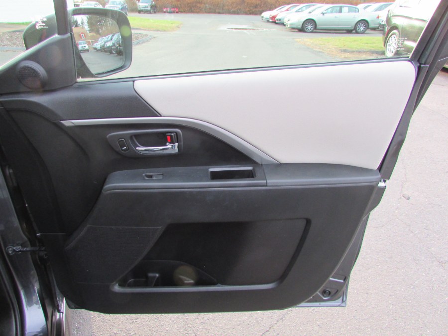 Used Mazda Mazda5 4dr Wgn Auto Grand Touring 2014 | United Auto Sales of E Windsor, Inc. East Windsor, Connecticut Used Mazda Mazda5 4dr Wgn Auto Grand Touring 2014 | United Auto Sales of E Windsor, Inc. East Windsor, Connecticut
