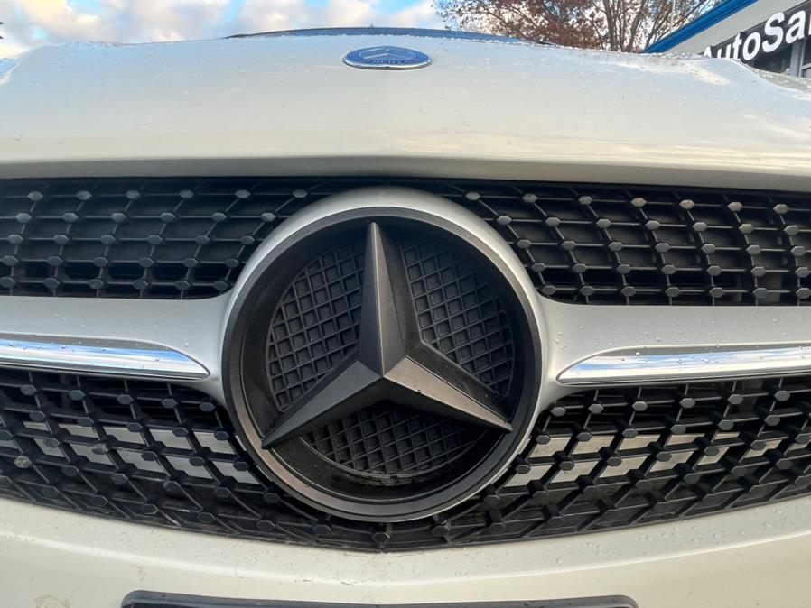 2015 Mercedes-Benz C-Class 4dr Sdn C300 Luxury 4MATIC, available for sale in Elmont, New York | Sunrise of Elmont. Elmont, New York 2015 Mercedes-Benz C-Class 4dr Sdn C300 Luxury 4MATIC, available for sale in Elmont, New York | Sunrise of Elmont. Elmont, New York