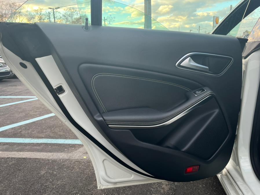 2015 Mercedes-Benz C-Class 4dr Sdn C300 Luxury 4MATIC, available for sale in Elmont, New York | Sunrise of Elmont. Elmont, New York 2015 Mercedes-Benz C-Class 4dr Sdn C300 Luxury 4MATIC, available for sale in Elmont, New York | Sunrise of Elmont. Elmont, New York