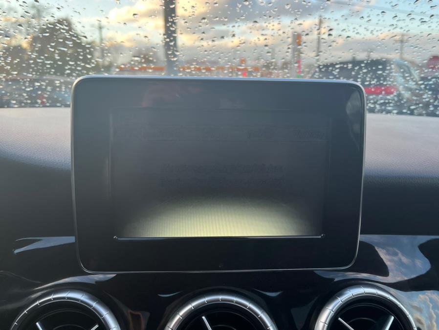2015 Mercedes-Benz C-Class 4dr Sdn C300 Luxury 4MATIC, available for sale in Elmont, New York | Sunrise of Elmont. Elmont, New York 2015 Mercedes-Benz C-Class 4dr Sdn C300 Luxury 4MATIC, available for sale in Elmont, New York | Sunrise of Elmont. Elmont, New York