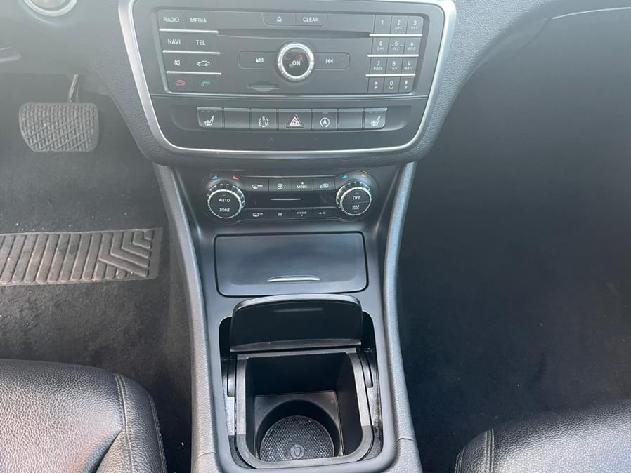 2015 Mercedes-Benz C-Class 4dr Sdn C300 Luxury 4MATIC, available for sale in Elmont, New York | Sunrise of Elmont. Elmont, New York 2015 Mercedes-Benz C-Class 4dr Sdn C300 Luxury 4MATIC, available for sale in Elmont, New York | Sunrise of Elmont. Elmont, New York