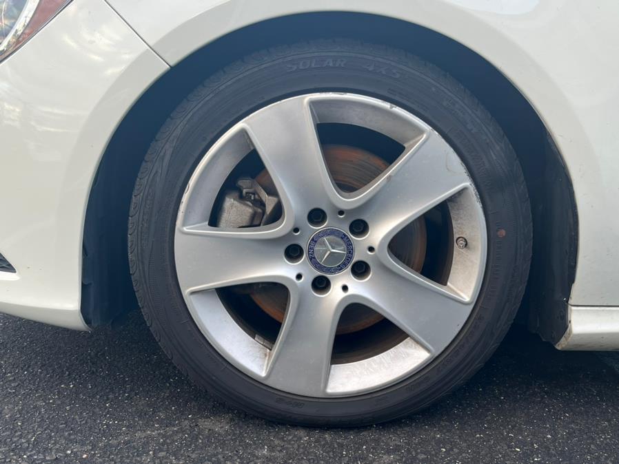 2015 Mercedes-Benz C-Class 4dr Sdn C300 Luxury 4MATIC, available for sale in Elmont, New York | Sunrise of Elmont. Elmont, New York 2015 Mercedes-Benz C-Class 4dr Sdn C300 Luxury 4MATIC, available for sale in Elmont, New York | Sunrise of Elmont. Elmont, New York