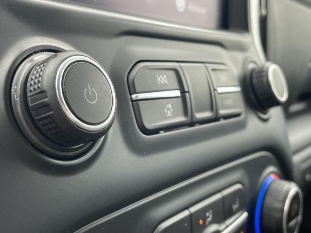 Used Chevrolet Silverado 1500 LT 2019 | Blasius Federal Road. Brookfield, Connecticut Used Chevrolet Silverado 1500 LT 2019 | Blasius Federal Road. Brookfield, Connecticut