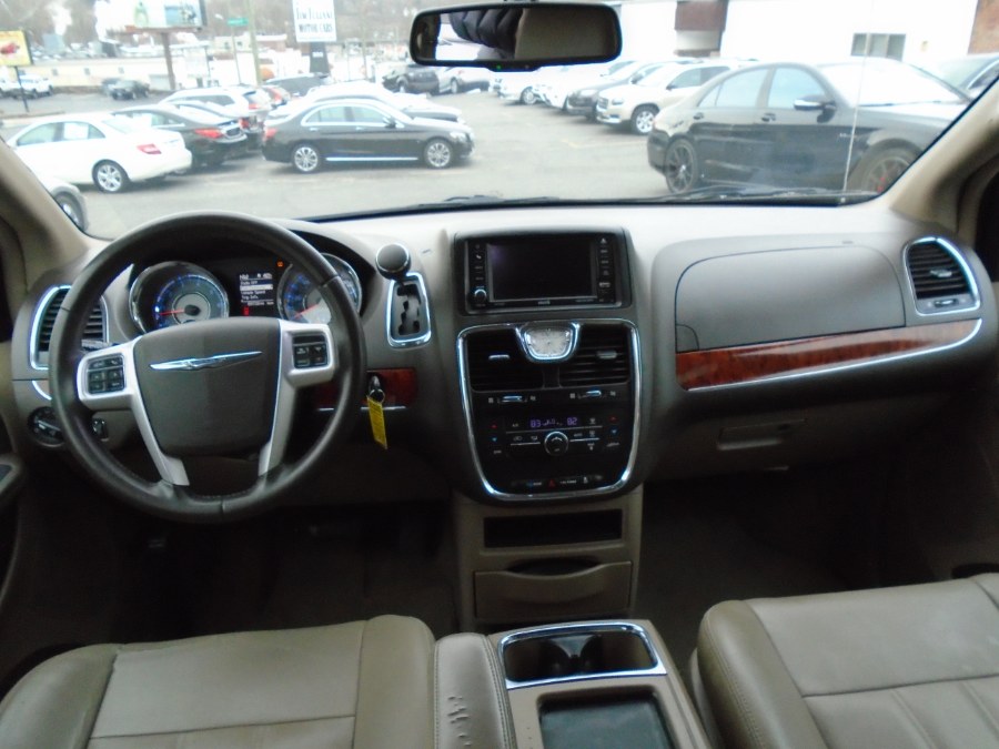 2016 Chrysler Town & Country 4dr Wgn Touring, available for sale in Waterbury, Connecticut | Jim Juliani Motors. Waterbury, Connecticut 2016 Chrysler Town & Country 4dr Wgn Touring, available for sale in Waterbury, Connecticut | Jim Juliani Motors. Waterbury, Connecticut