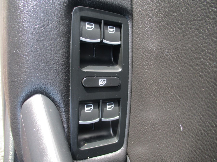 2012 Volkswagen Passat 4dr Sdn 2.0L DSG TDI SEL Premium, available for sale in Meriden, Connecticut | Cos Central Auto. Meriden, Connecticut 2012 Volkswagen Passat 4dr Sdn 2.0L DSG TDI SEL Premium, available for sale in Meriden, Connecticut | Cos Central Auto. Meriden, Connecticut
