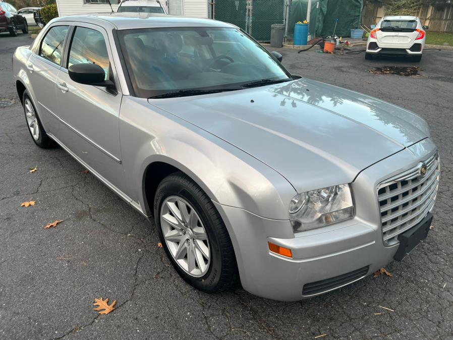 Used Chrysler 300 4dr Sdn 300 LX RWD 2008 | Mint Auto Sales. Islip, New York Used Chrysler 300 4dr Sdn 300 LX RWD 2008 | Mint Auto Sales. Islip, New York
