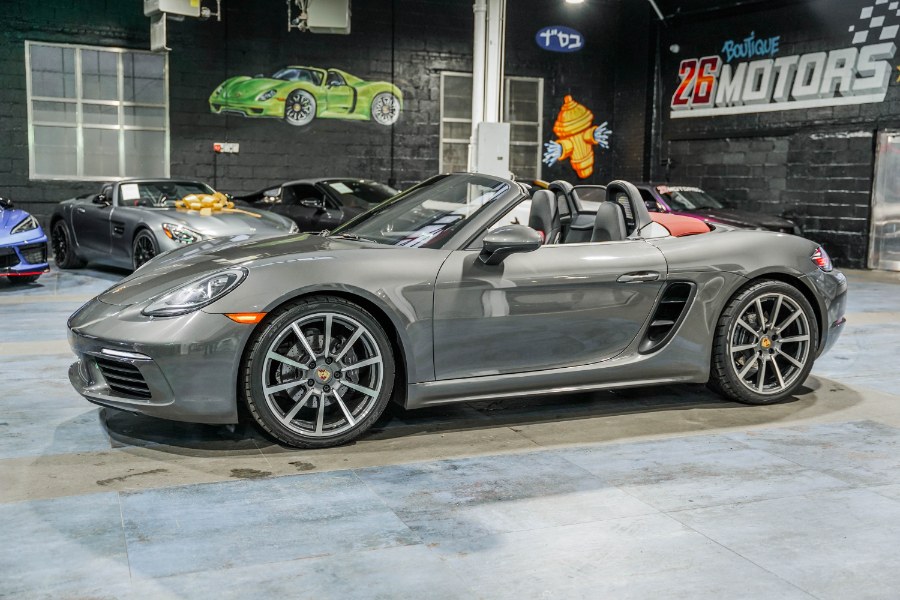 Used Porsche 718 Boxster Roadster 2017 | 26 Motors Corp. Bronx, New York Used Porsche 718 Boxster Roadster 2017 | 26 Motors Corp. Bronx, New York