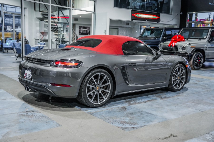 Used Porsche 718 Boxster Roadster 2017 | 26 Motors Corp. Bronx, New York Used Porsche 718 Boxster Roadster 2017 | 26 Motors Corp. Bronx, New York