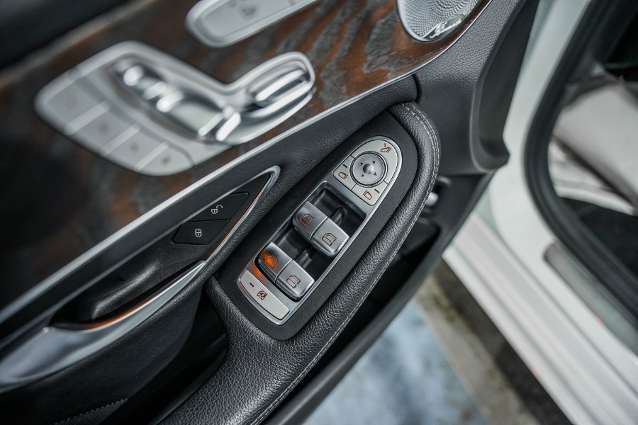 Used Mercedes-Benz C-Class C 300 4MATIC Sedan 2018 | 26 Motors Corp. Bronx, New York Used Mercedes-Benz C-Class C 300 4MATIC Sedan 2018 | 26 Motors Corp. Bronx, New York