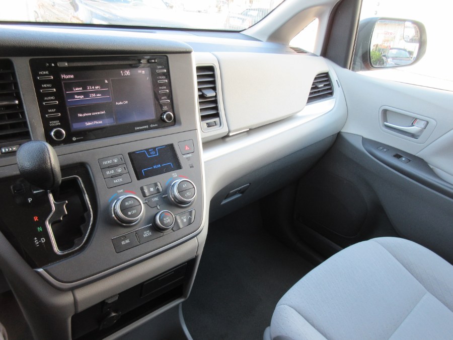 Used Toyota Sienna LE FWD 8-Passenger (Natl) 2020 | Route 27 Auto Mall. Linden, New Jersey Used Toyota Sienna LE FWD 8-Passenger (Natl) 2020 | Route 27 Auto Mall. Linden, New Jersey