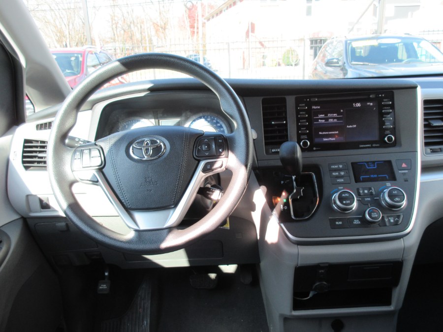 Used Toyota Sienna LE FWD 8-Passenger (Natl) 2020 | Route 27 Auto Mall. Linden, New Jersey Used Toyota Sienna LE FWD 8-Passenger (Natl) 2020 | Route 27 Auto Mall. Linden, New Jersey
