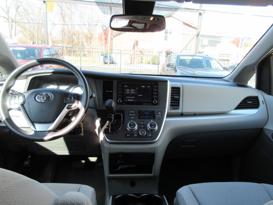 Used Toyota Sienna LE FWD 8-Passenger (Natl) 2020 | Route 27 Auto Mall. Linden, New Jersey Used Toyota Sienna LE FWD 8-Passenger (Natl) 2020 | Route 27 Auto Mall. Linden, New Jersey