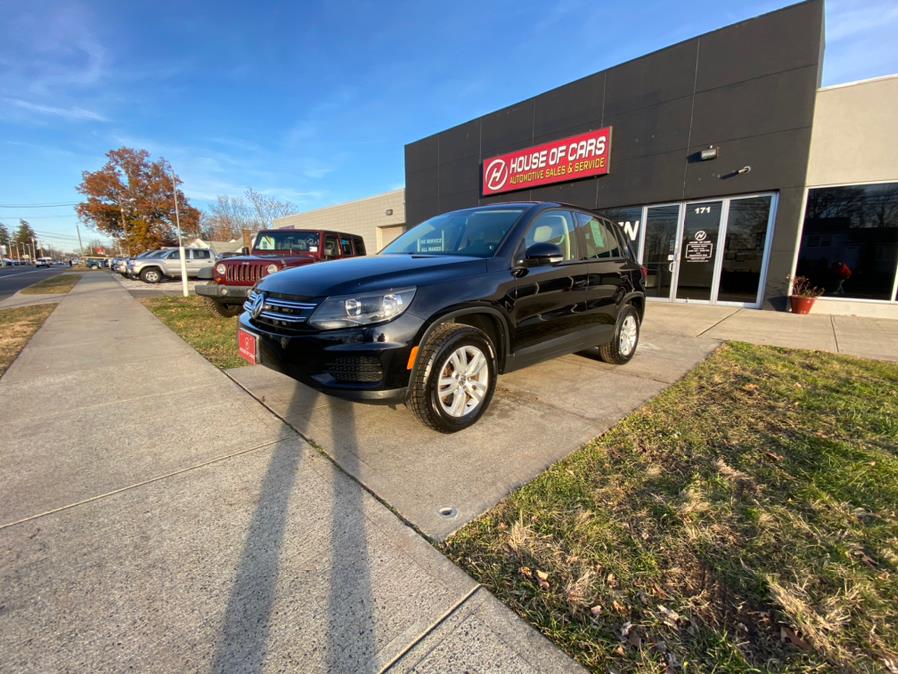 2012 Volkswagen Tiguan 2WD 4dr Auto LE, available for sale in Meriden, Connecticut | House of Cars CT. Meriden, Connecticut
