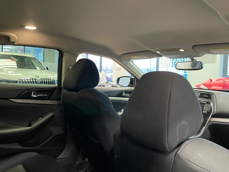 Used Nissan Maxima S 3.5L 2017 | 5 Towns Drive. Inwood, New York Used Nissan Maxima S 3.5L 2017 | 5 Towns Drive. Inwood, New York