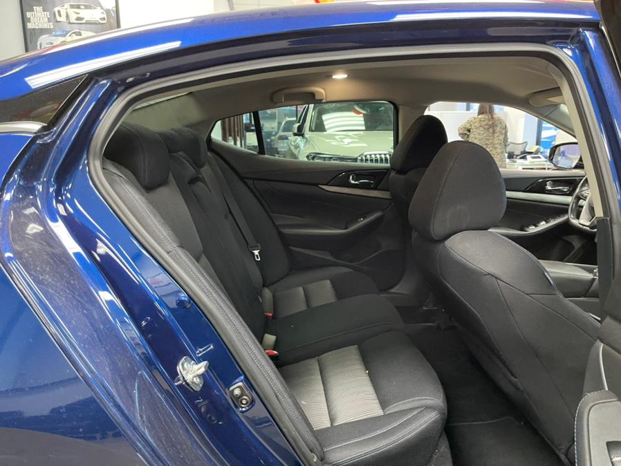 Used Nissan Maxima S 3.5L 2017 | 5 Towns Drive. Inwood, New York Used Nissan Maxima S 3.5L 2017 | 5 Towns Drive. Inwood, New York