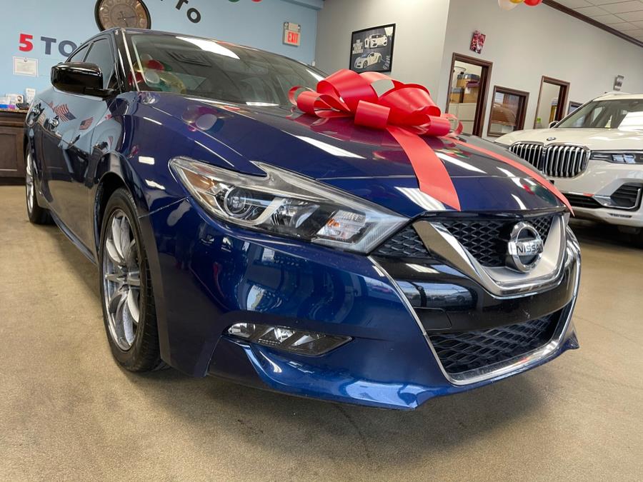Used Nissan Maxima S 3.5L 2017 | 5 Towns Drive. Inwood, New York Used Nissan Maxima S 3.5L 2017 | 5 Towns Drive. Inwood, New York