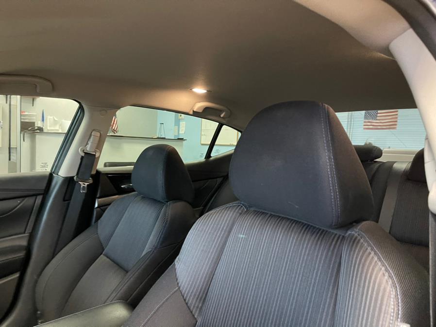 Used Nissan Maxima S 3.5L 2017 | 5 Towns Drive. Inwood, New York Used Nissan Maxima S 3.5L 2017 | 5 Towns Drive. Inwood, New York