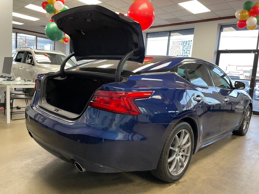 Used Nissan Maxima S 3.5L 2017 | 5 Towns Drive. Inwood, New York Used Nissan Maxima S 3.5L 2017 | 5 Towns Drive. Inwood, New York