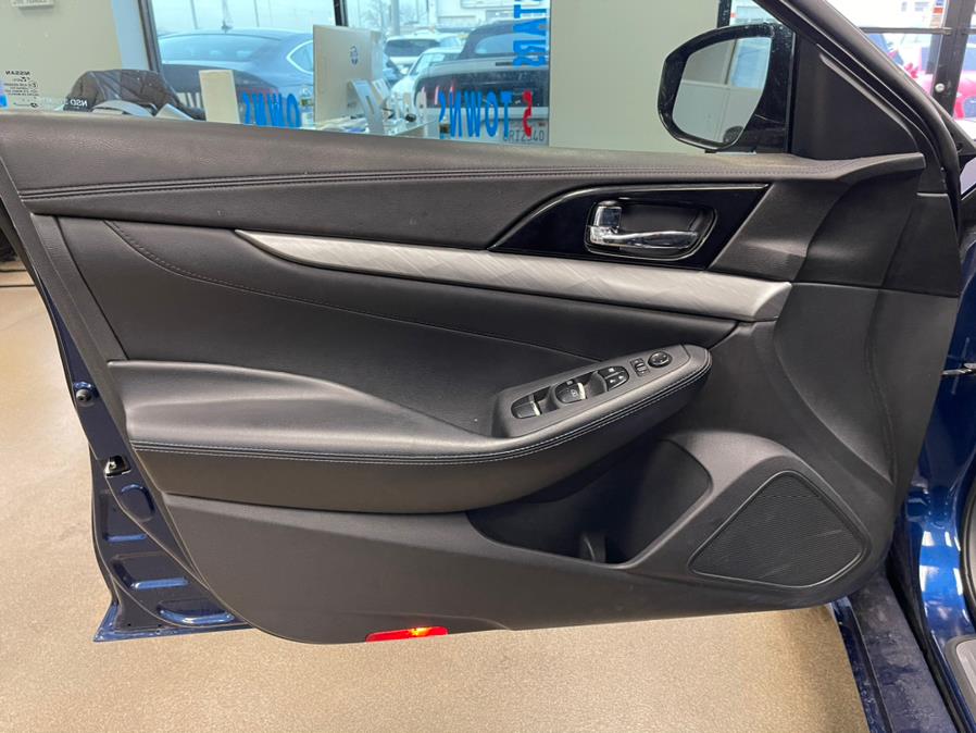 Used Nissan Maxima S 3.5L 2017 | 5 Towns Drive. Inwood, New York Used Nissan Maxima S 3.5L 2017 | 5 Towns Drive. Inwood, New York