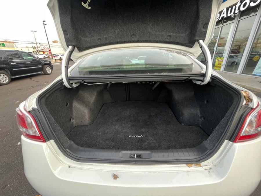 2013 Nissan Altima 4dr Sdn I4 2.5 SL, available for sale in Elmont, New York | Sunrise of Elmont. Elmont, New York 2013 Nissan Altima 4dr Sdn I4 2.5 SL, available for sale in Elmont, New York | Sunrise of Elmont. Elmont, New York