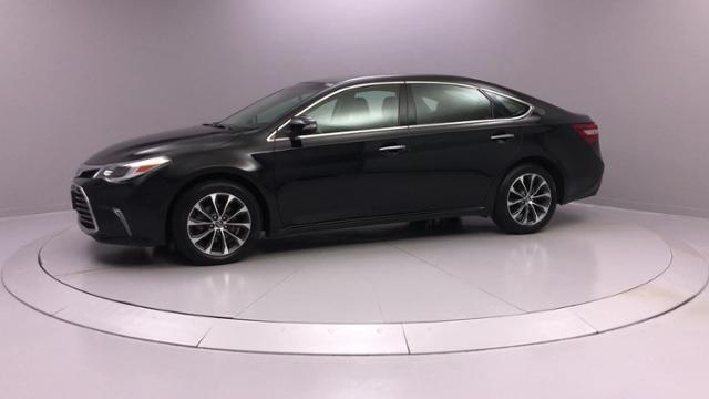 2016 Toyota Avalon 4dr Sdn XLE, available for sale in Naugatuck, Connecticut | J&M Automotive Sls&Svc LLC. Naugatuck, Connecticut 2016 Toyota Avalon 4dr Sdn XLE, available for sale in Naugatuck, Connecticut | J&M Automotive Sls&Svc LLC. Naugatuck, Connecticut