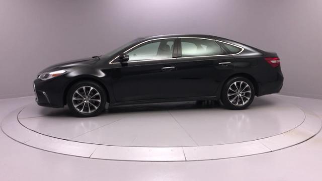 2016 Toyota Avalon 4dr Sdn XLE, available for sale in Naugatuck, Connecticut | J&M Automotive Sls&Svc LLC. Naugatuck, Connecticut 2016 Toyota Avalon 4dr Sdn XLE, available for sale in Naugatuck, Connecticut | J&M Automotive Sls&Svc LLC. Naugatuck, Connecticut