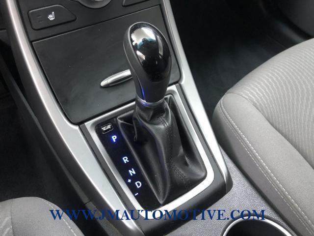 Used Hyundai Elantra 4dr Sdn Auto SE 2014 | J&M Automotive Sls&Svc LLC. Naugatuck, Connecticut Used Hyundai Elantra 4dr Sdn Auto SE 2014 | J&M Automotive Sls&Svc LLC. Naugatuck, Connecticut